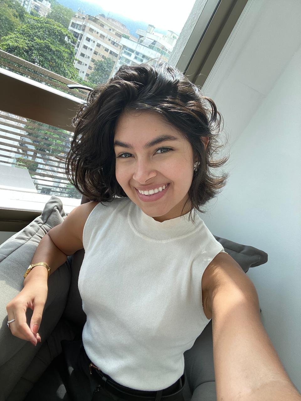 Vanessa Louzada, psicóloga, sorrindo
